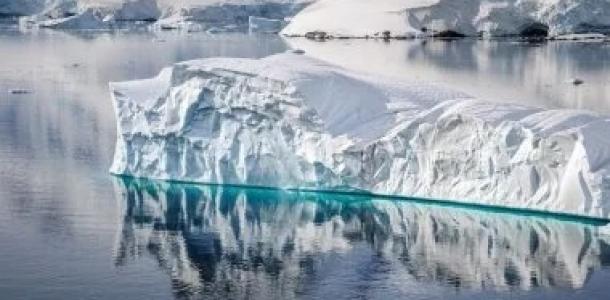 لغز تحت الجليد.. علماء يعثرون على شاطئ غامض فى قلب القارة القطبية