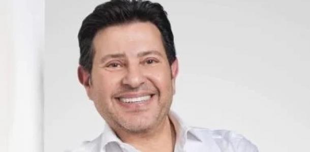 نبيلة عبيد تدعم هاني شاكر في أزمته الصحية برسالة مؤثرة: قيمة فنية وإنسانية