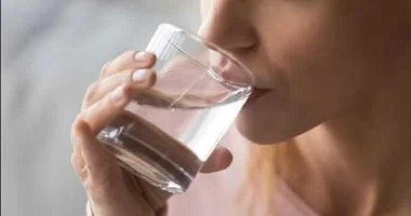 ماذا يحدث لضغط دمك عندما تشرب المزيد من الماء