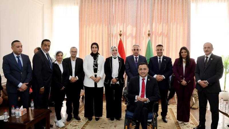 عضو مجلس الشيوخ عن حماةالوطن تقدم التهنئه لمحافظ الإسماعيلية