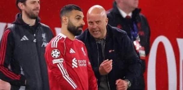 أساطير الدوري الإنجليزي تدخل على خط أزمة محمد صلاح مع أرني سلوت