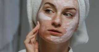 4 مقشرات طبيعية للبشرة تقلل التصبغ وتمنحك النضارة