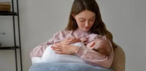 دراسة تكشف: الرضاعة الطبيعية تترك “بصمة وراثية” طويلة الأمد لدى الأطفال