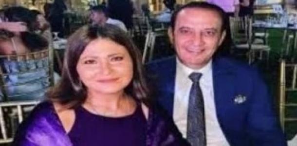 دينا رامز وزوجها طارق علام يأخذان عزاء والدها اليوم