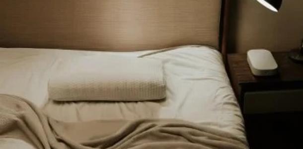 وسادة يابانية ذكية تغير وضعية النوم وتحسن الشعور عند الاستيقاظ