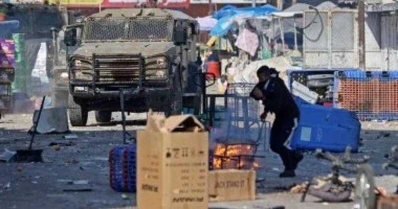 قوات الاحتلال الإسرائيلي تعتقل 3 فلسطينيين خلال اقتحام نابلس