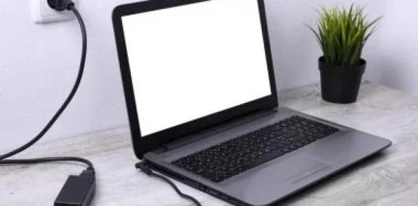 سر شاحن اللابتوب.. لماذا يوجد «صندوق» فى منتصف السلك؟