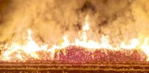 حريق هائل فى كتان بالغربية والدفع بسيارات مطافى لإخماد النيران