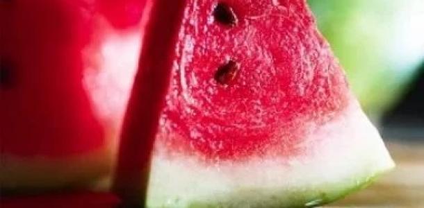 فوائد لـ البطيخ لا تعرفها.. كيف يدعم صحة الجلد والقلب