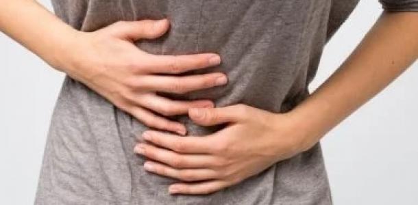 حصوات المرارة.. أعراض لا يجب تجاهلها ومتى تصبح الجراحة ضرورية