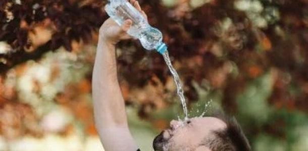 مع استمرار الموجة الحارة.. أخطاء يومية تزيد الإحساس بالحر وكيف تتجنبها