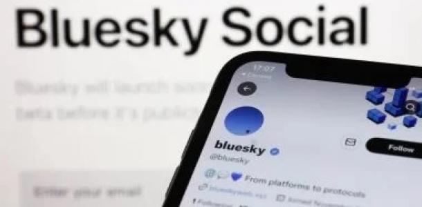 تراجع مستخدمي Bluesky بأكثر من 50%.. هل يفقد منافس X بريقه؟