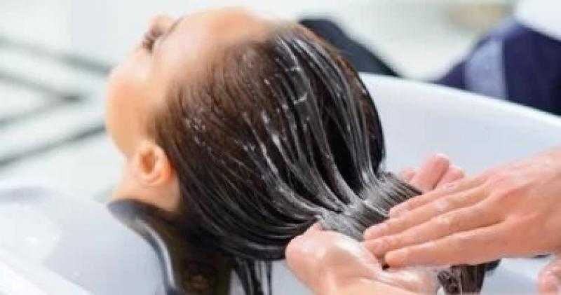 وصفات طبيعية لتنظيف فروة الرأس
