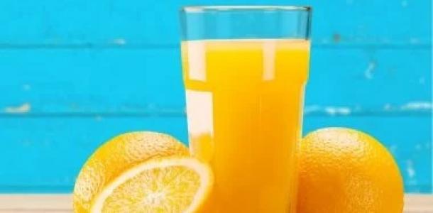 ماذا يحدث عند شرب العصير على معدة فارغة؟