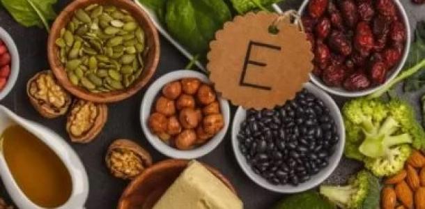 5 أطعمة غنية بفيتامين هـ.. بعيدًا عن بذور عباد الشمس