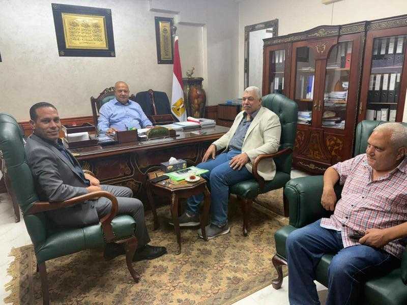 النائب سيد عبد الجليل يلتقي رئيس شركة القناة ورئيس هيئة الرعاية الصحية