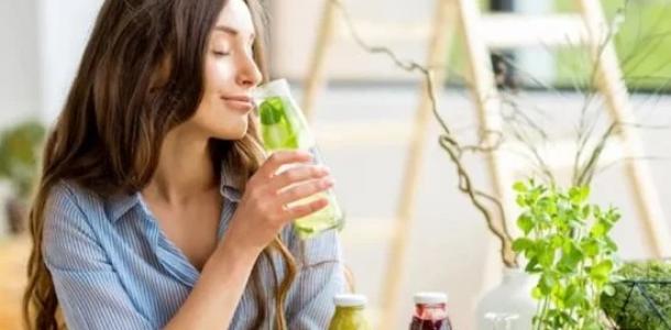 ليس شرب الماء فقط.. أفضل 5 مشروبات تدعم صحة الكبد