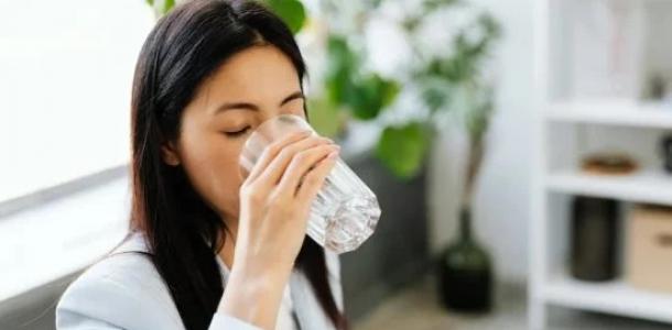 5 أطعمة يمكن تناولها بدلًا من مكملات الألياف.. تحسن الهضم