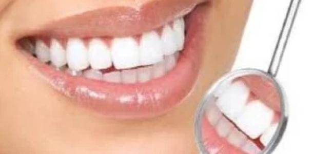 غسول الفم.. متى يكون مفيدًا ومتى يتحول إلى مشكلة صحية؟