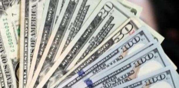 تحديث سعر الدولار.. استقرار الأخضر في CIB وبنك البركة عند 52.70 جنيه للبيع