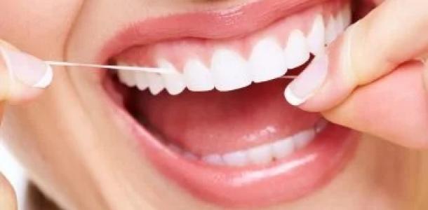 تتناول وجبة الإفطار قبل تنظيف أسنانك.. 3 مخاطر صحية لا تتوقعها