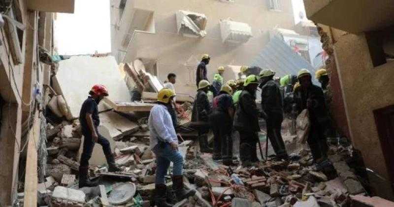 الحماية المدنية تبحث عن 4 أشخاص بينهم طفلان أسفل أنقاض عقار حدائق القبة