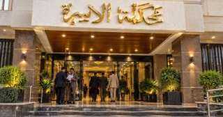زوج يطالب بإسقاط حضانة زوجته لطفلته بعد اتهامها بالتورط في قضايا نصب