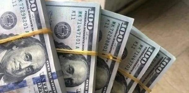 سعر الدولار على مدار الساعة.. 55.25 جنيه سعر شراء الأخضر فى بنك قناة السويس